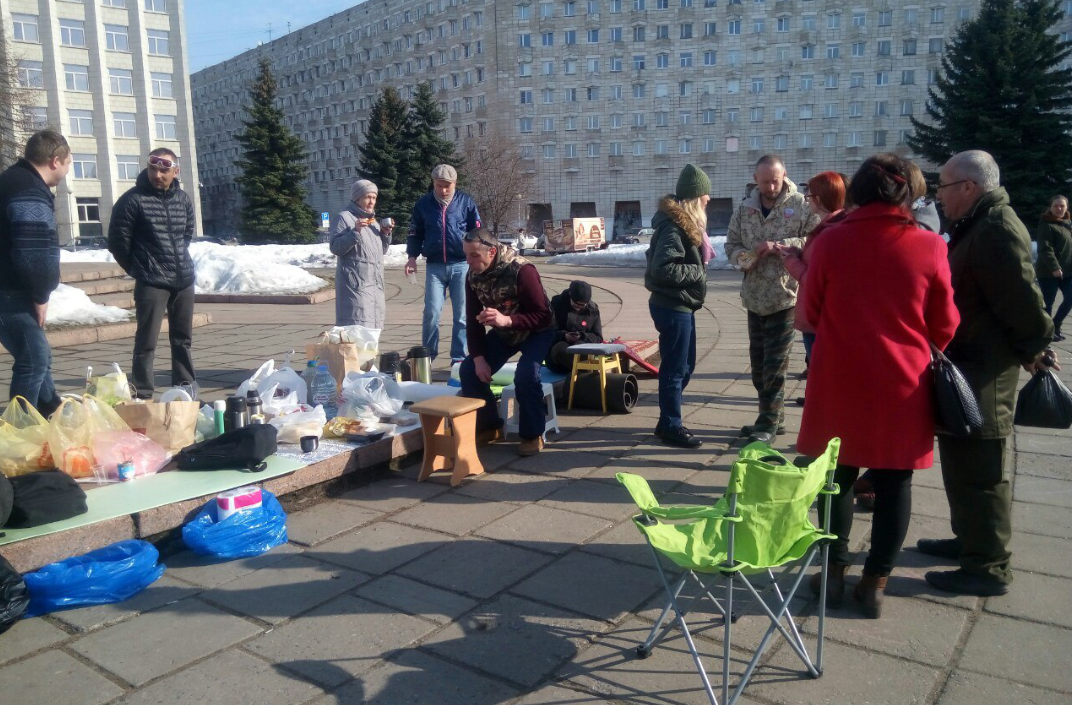 На площади Ленина в Архангельске задержаны около десятка экоактивистов