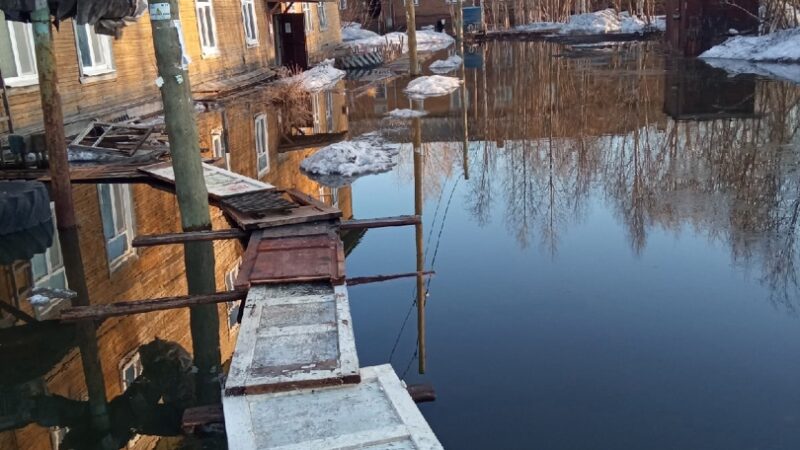 Настоящая драма развернулась вокруг затопленного Гидролизного в Архангельске