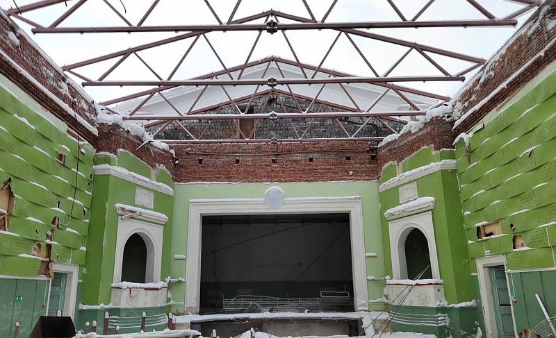 В Новодвинске начали монтировать крышу культурного центра
