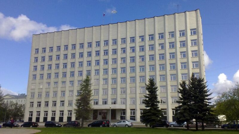 В Архангельском областном Собрании выбрали депутатов на ключевые должности и члена СовФеда