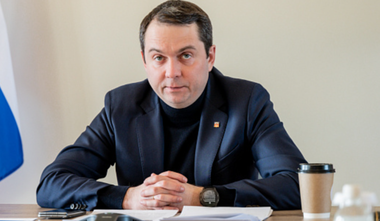 Губернатор Мурманской области получил ранение в живот после встречи с жителями